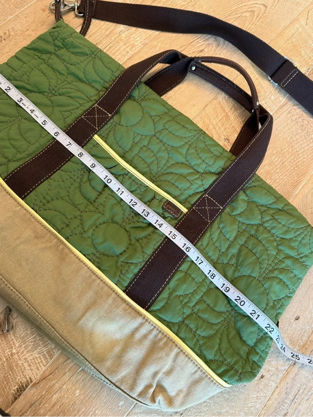 Fossil Quilted Green Messenger Bag with Tan Base Vintage EUC